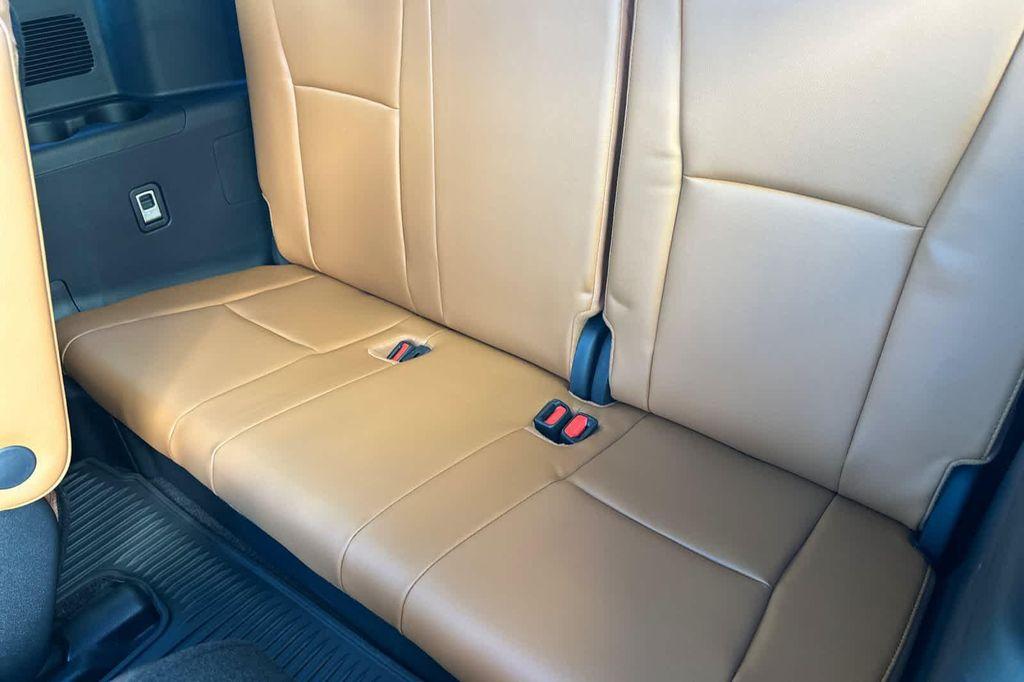 new 2026 Toyota Highlander Hybrid car, priced at $57,912