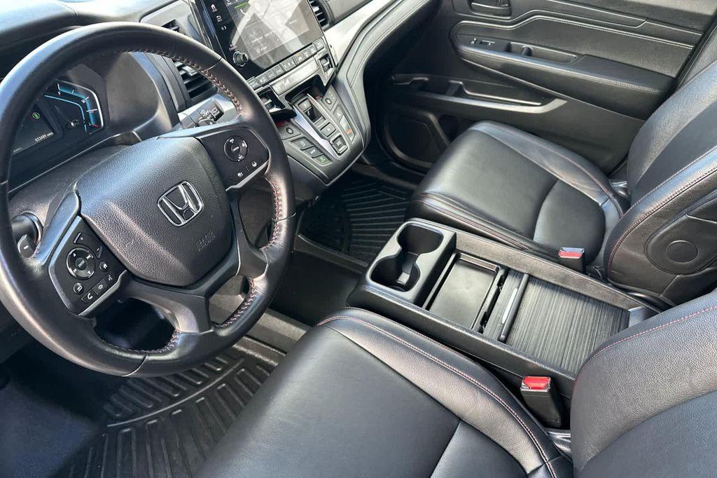 used 2024 Honda Odyssey car, priced at $34,500