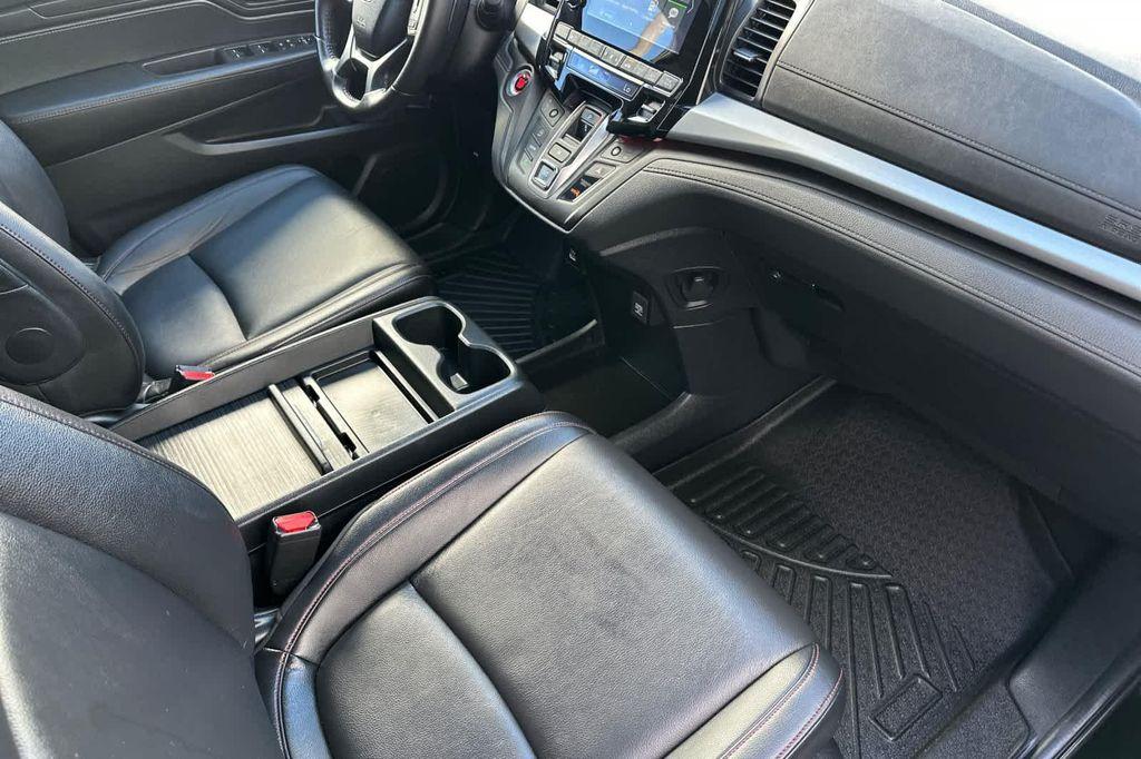 used 2024 Honda Odyssey car, priced at $34,500