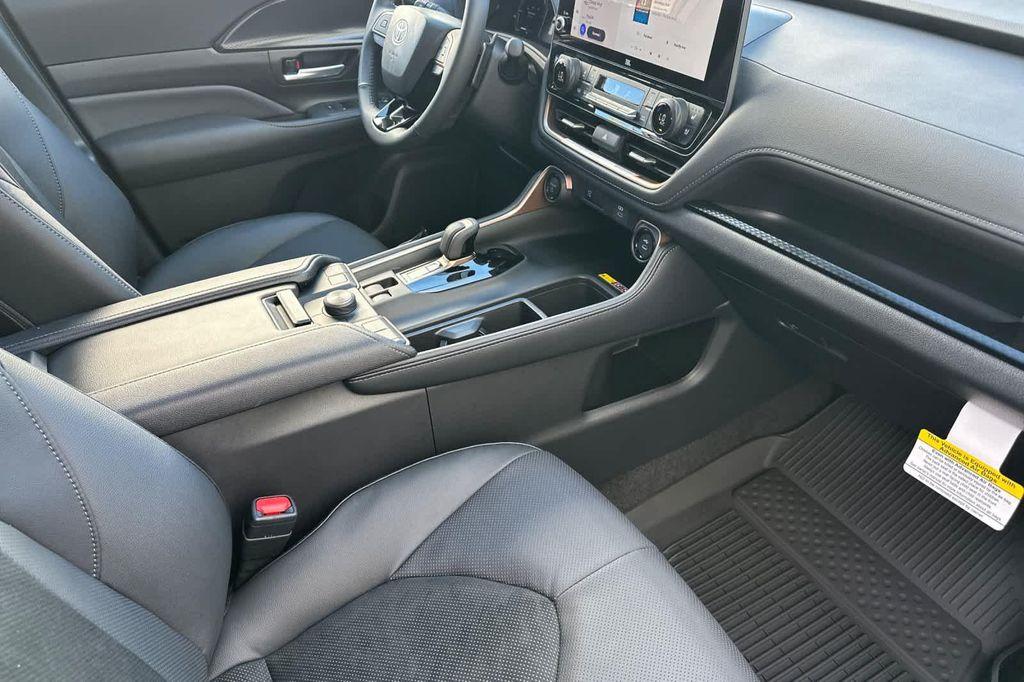 new 2026 Toyota Grand Highlander Hybrid car, priced at $63,933