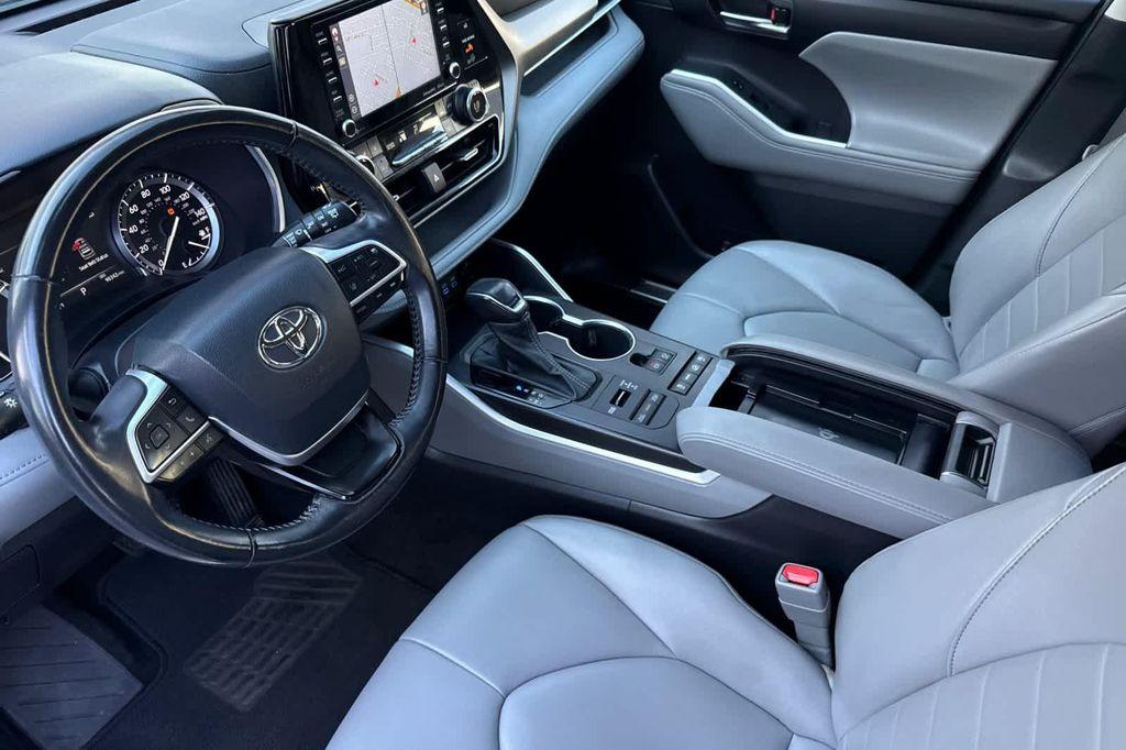 used 2022 Toyota Highlander car, priced at $27,888