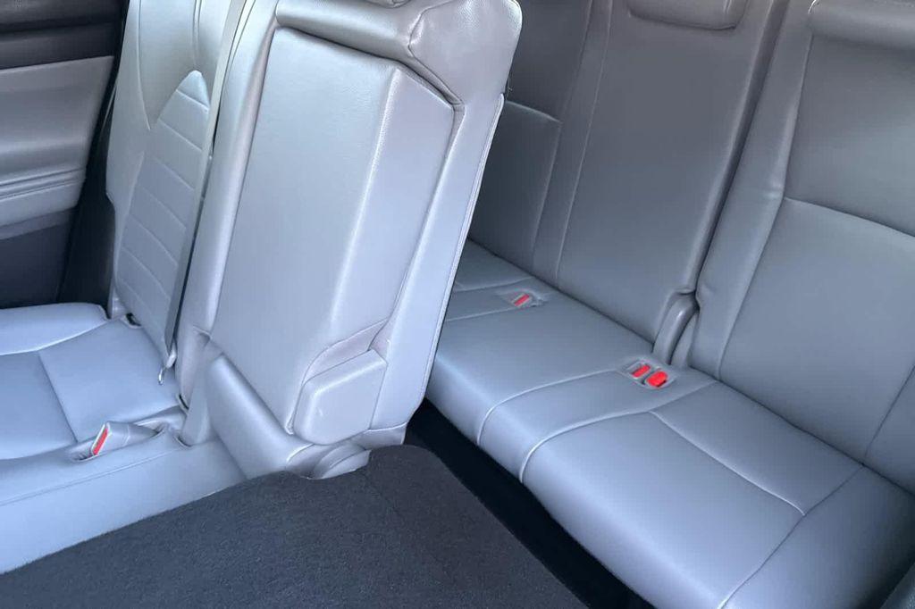 used 2022 Toyota Highlander car, priced at $27,888