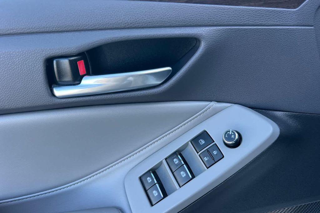 used 2020 Toyota Avalon Hybrid car, priced at $26,988