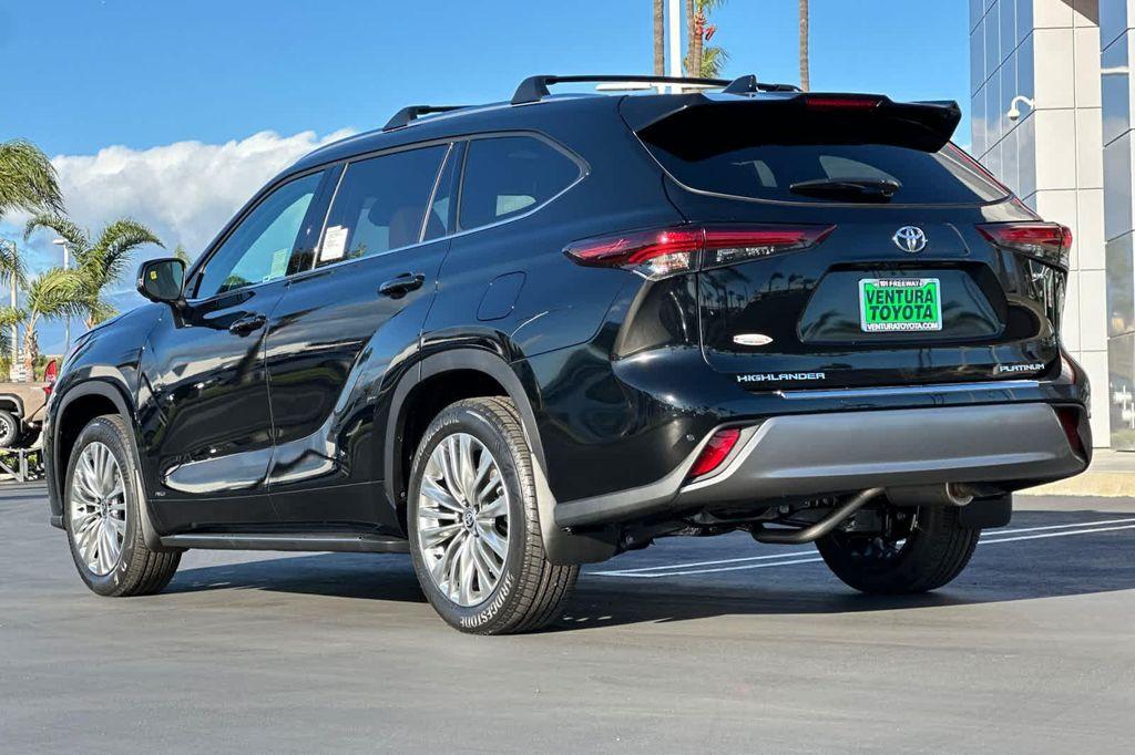 new 2026 Toyota Highlander Hybrid car, priced at $57,912