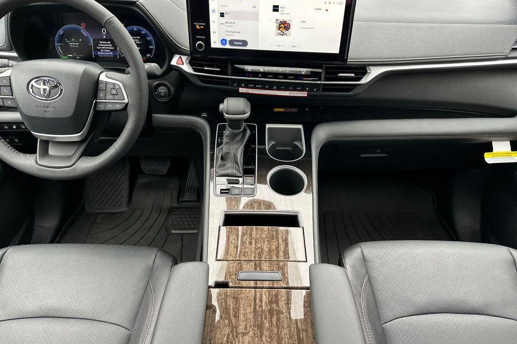 new 2026 Toyota Sienna car, priced at $60,889