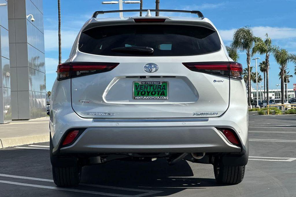 new 2026 Toyota Highlander Hybrid car, priced at $58,282