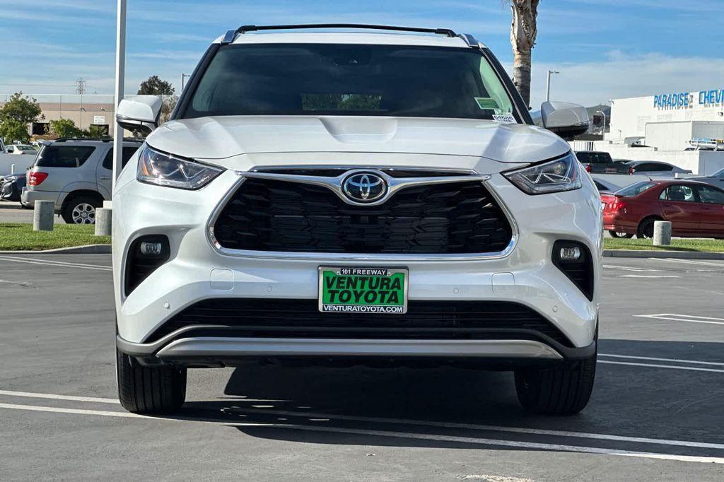 new 2026 Toyota Highlander Hybrid car, priced at $58,282