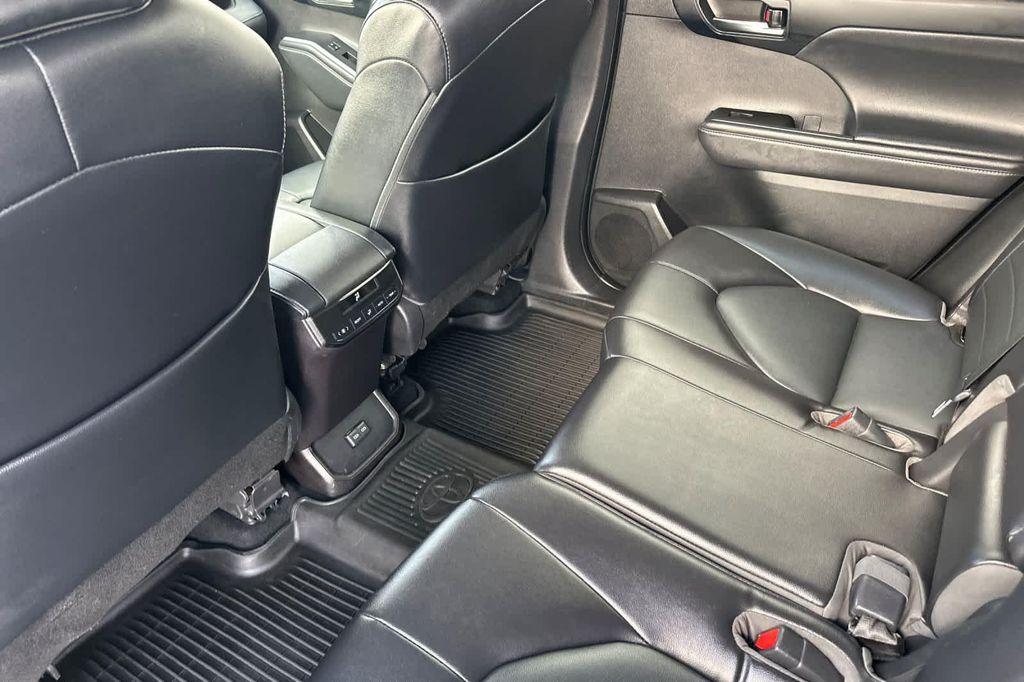used 2022 Toyota Highlander car, priced at $26,988