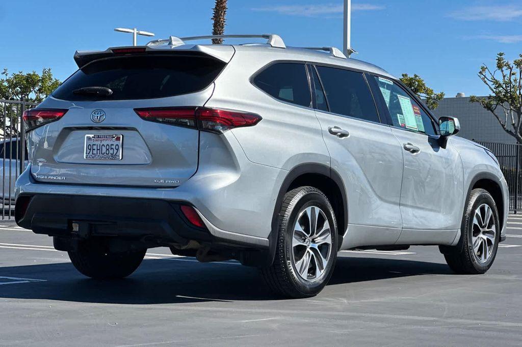 used 2020 Toyota Highlander car, priced at $25,617