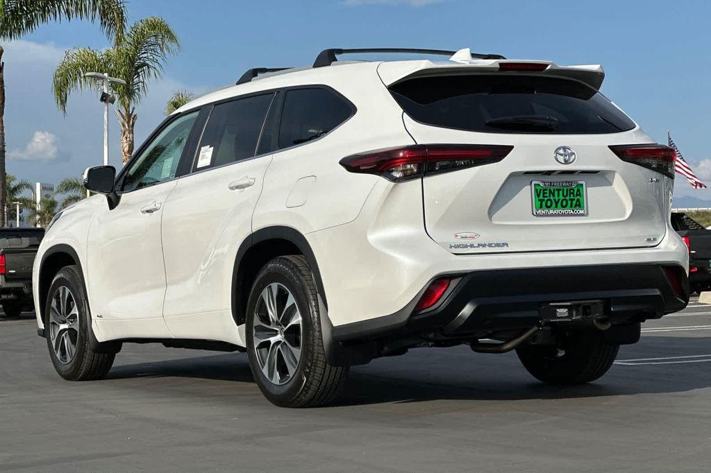 new 2026 Toyota Highlander Hybrid car, priced at $51,077