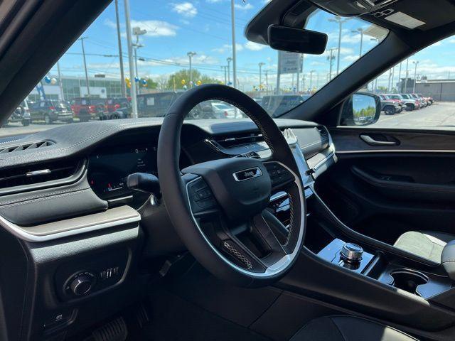 new 2026 Jeep Grand Cherokee car, priced at $45,972