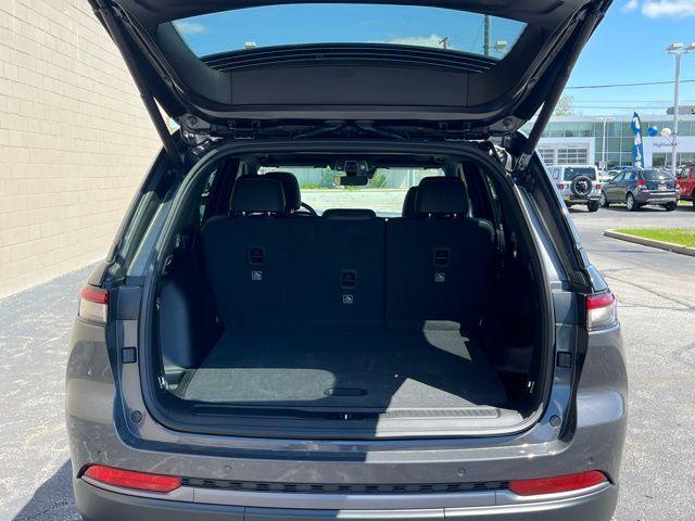 new 2026 Jeep Grand Cherokee car, priced at $45,972