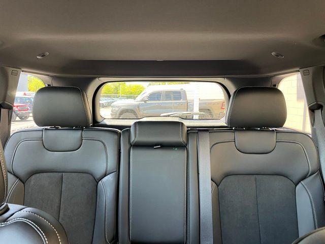 new 2026 Jeep Grand Cherokee car, priced at $45,972