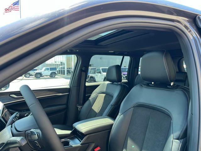 new 2026 Jeep Grand Cherokee car, priced at $45,972