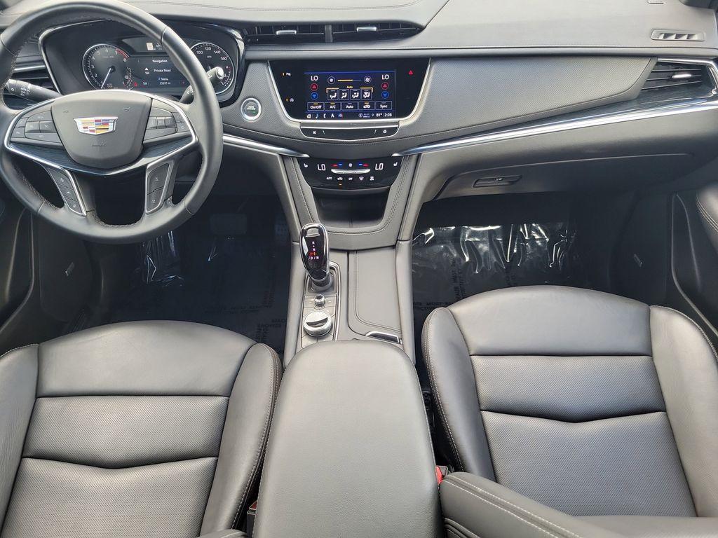 used 2025 Cadillac XT5 car, priced at $34,422