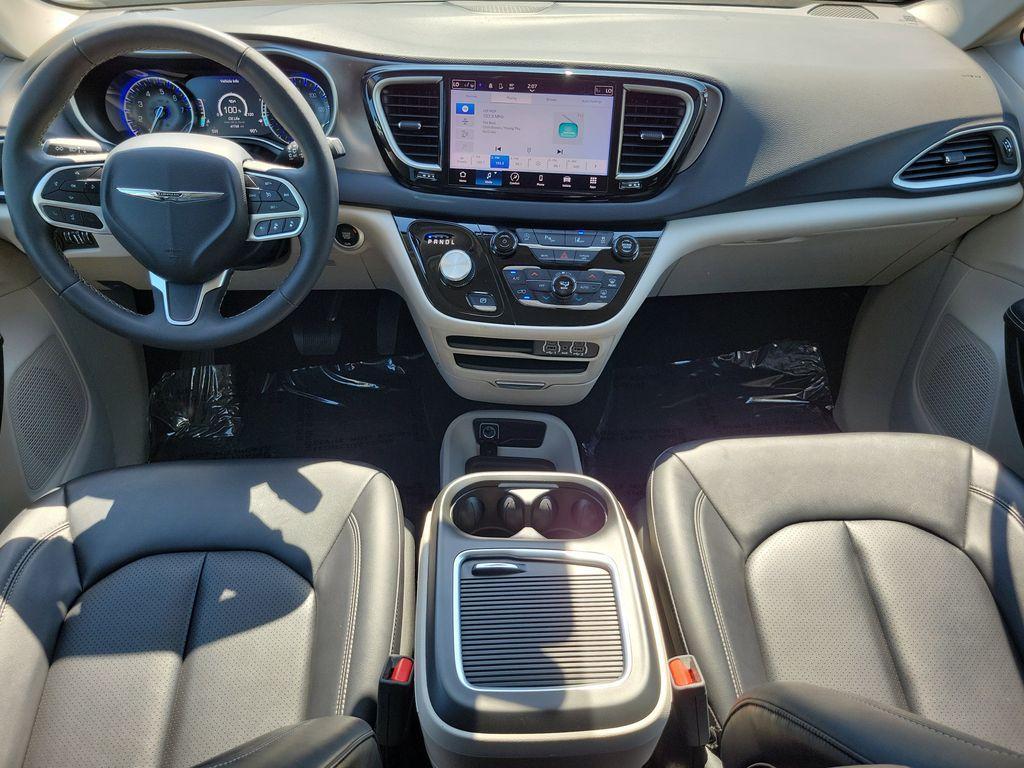used 2024 Chrysler Pacifica car, priced at $20,998