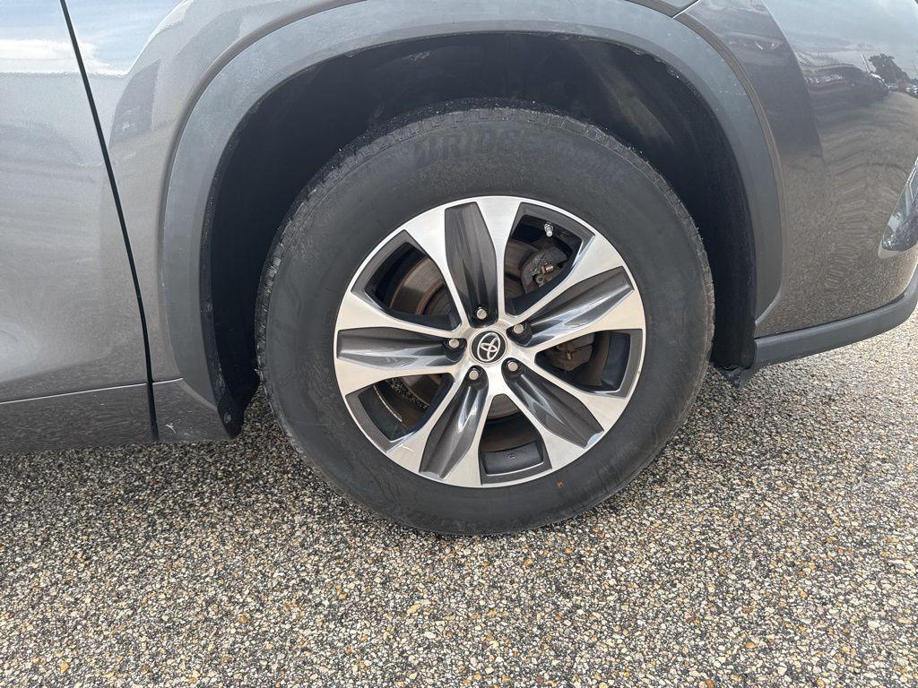 used 2023 Toyota Highlander car, priced at $26,346