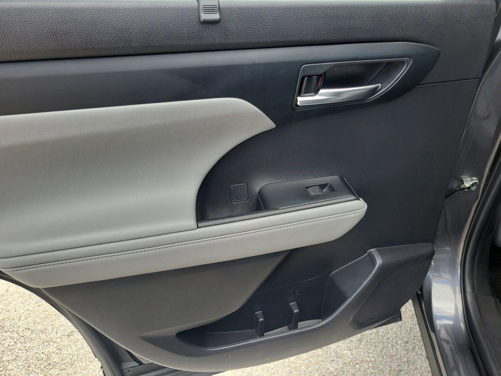 used 2023 Toyota Highlander car, priced at $23,977