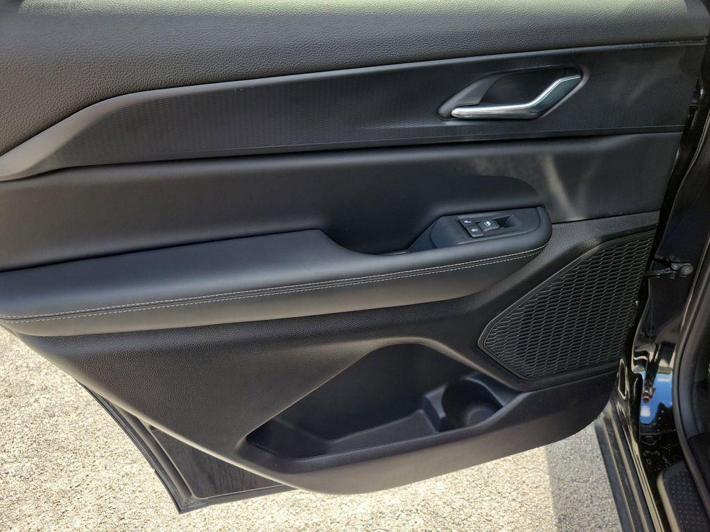 new 2025 Jeep Grand Cherokee L car, priced at $29,815