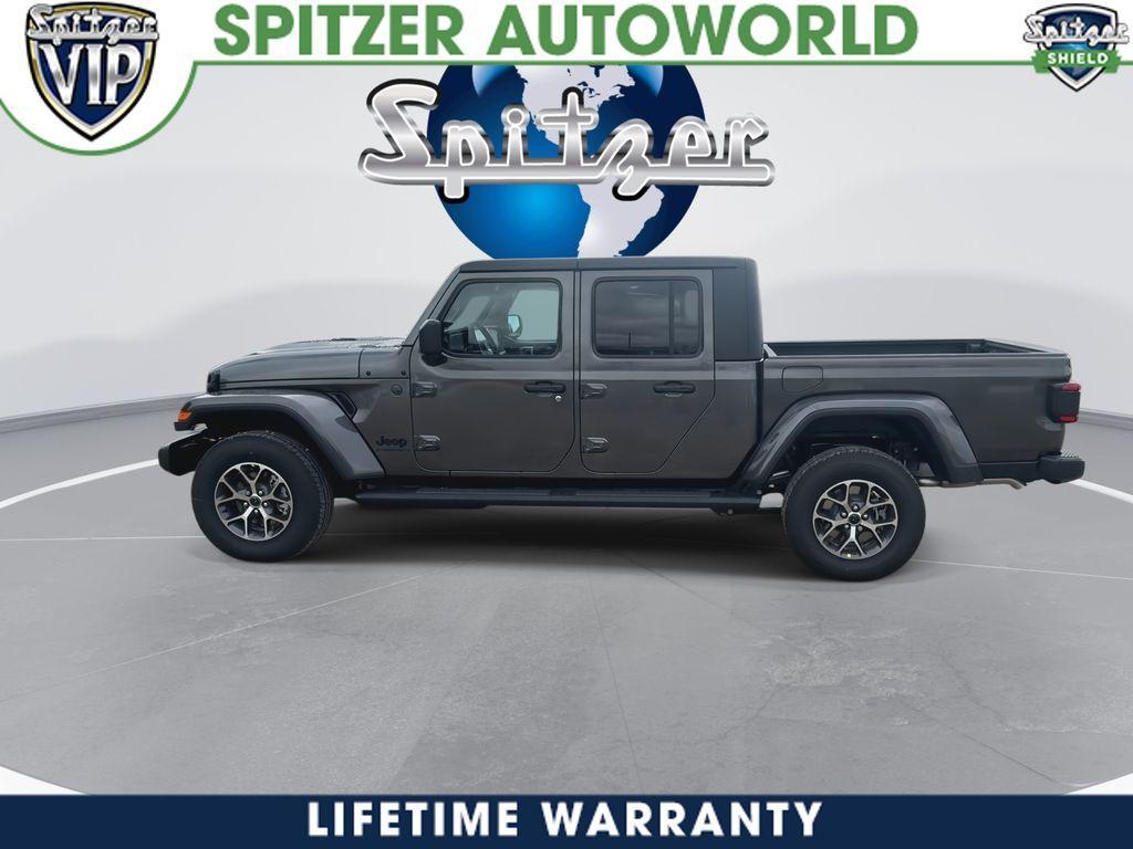 new 2026 Jeep Gladiator car, priced at $46,982