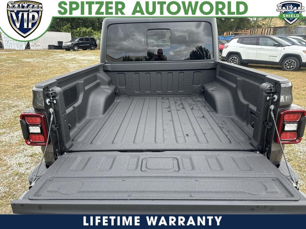 new 2026 Jeep Gladiator car, priced at $48,795