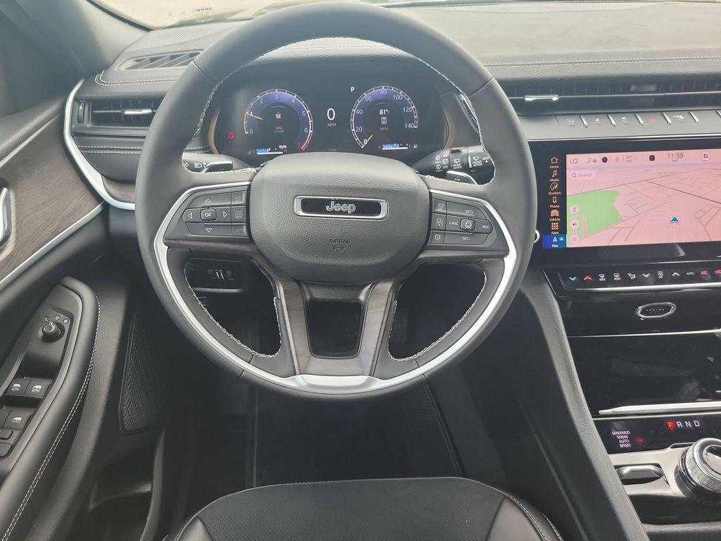 new 2026 Jeep Grand Cherokee car, priced at $39,995