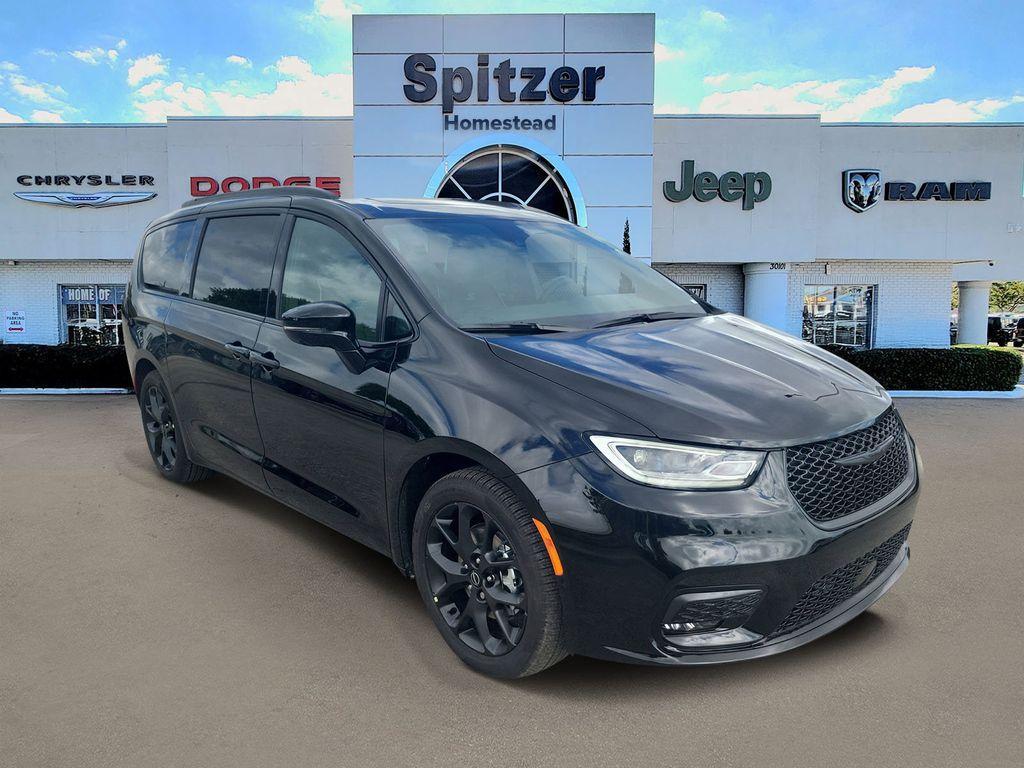 new 2026 Chrysler Pacifica car, priced at $47,971