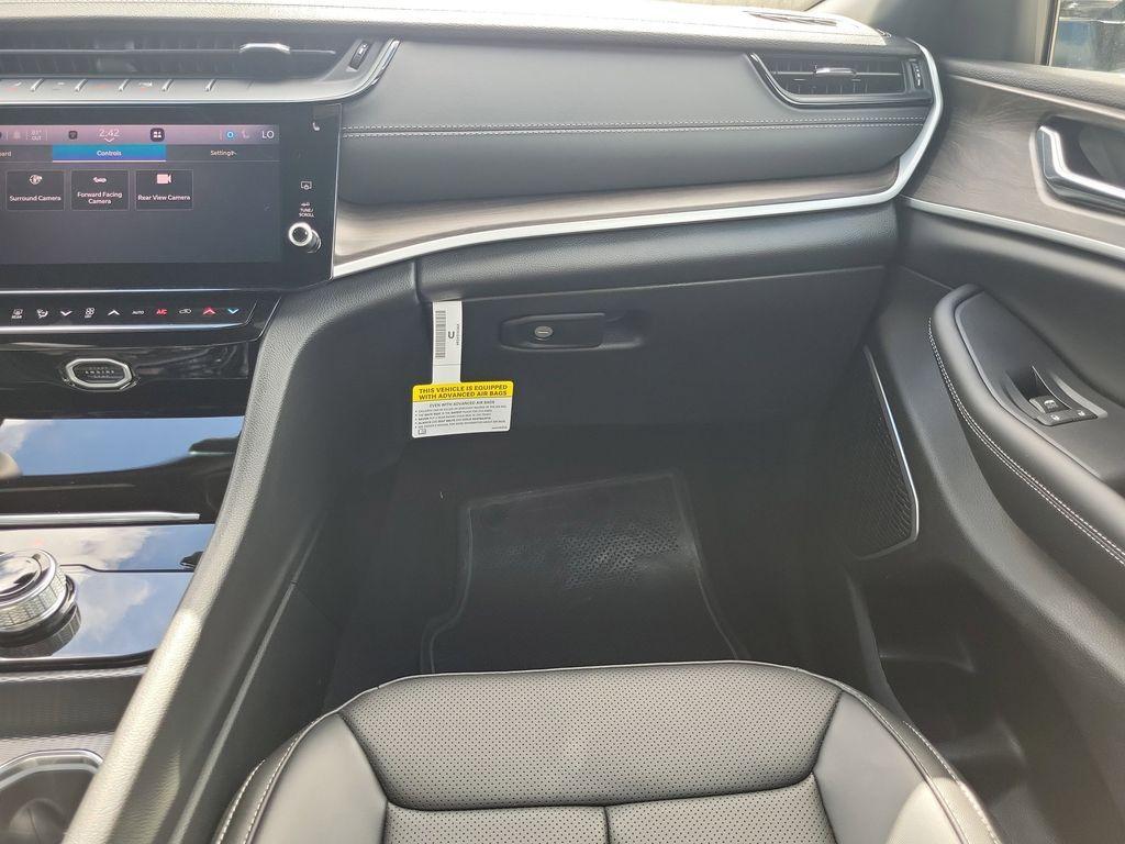 new 2026 Jeep Grand Cherokee car, priced at $46,181