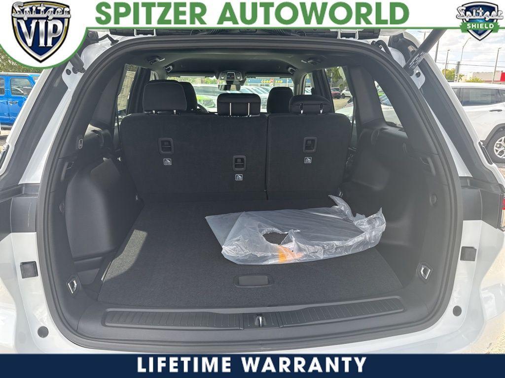 new 2025 Jeep Grand Cherokee car, priced at $29,179