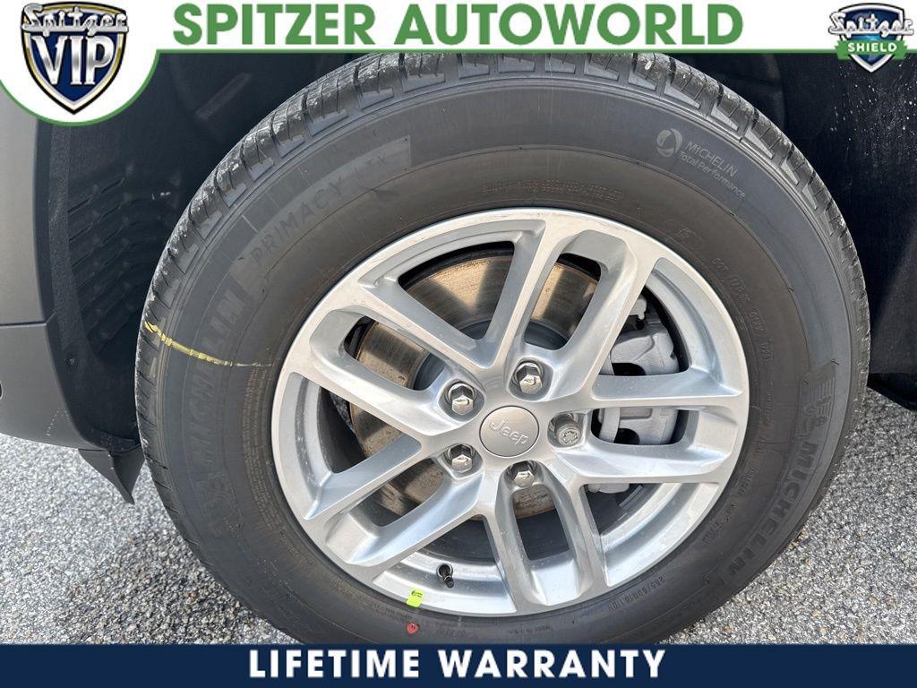 new 2025 Jeep Grand Cherokee L car, priced at $35,995