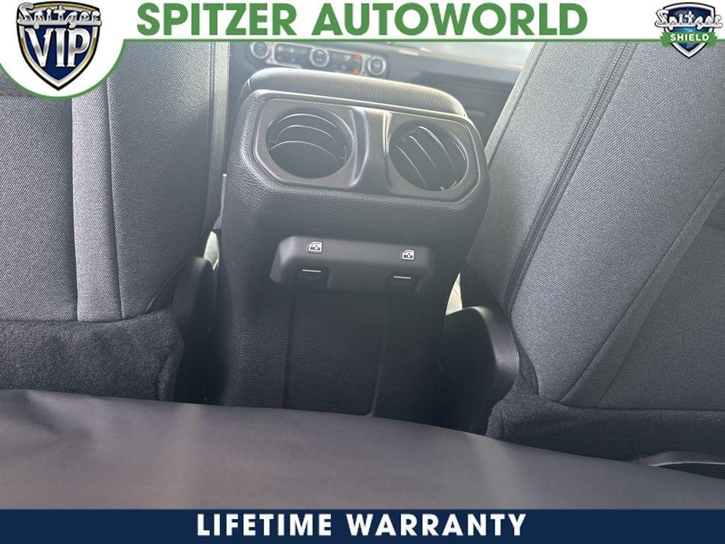 new 2025 Jeep Gladiator car, priced at $43,289