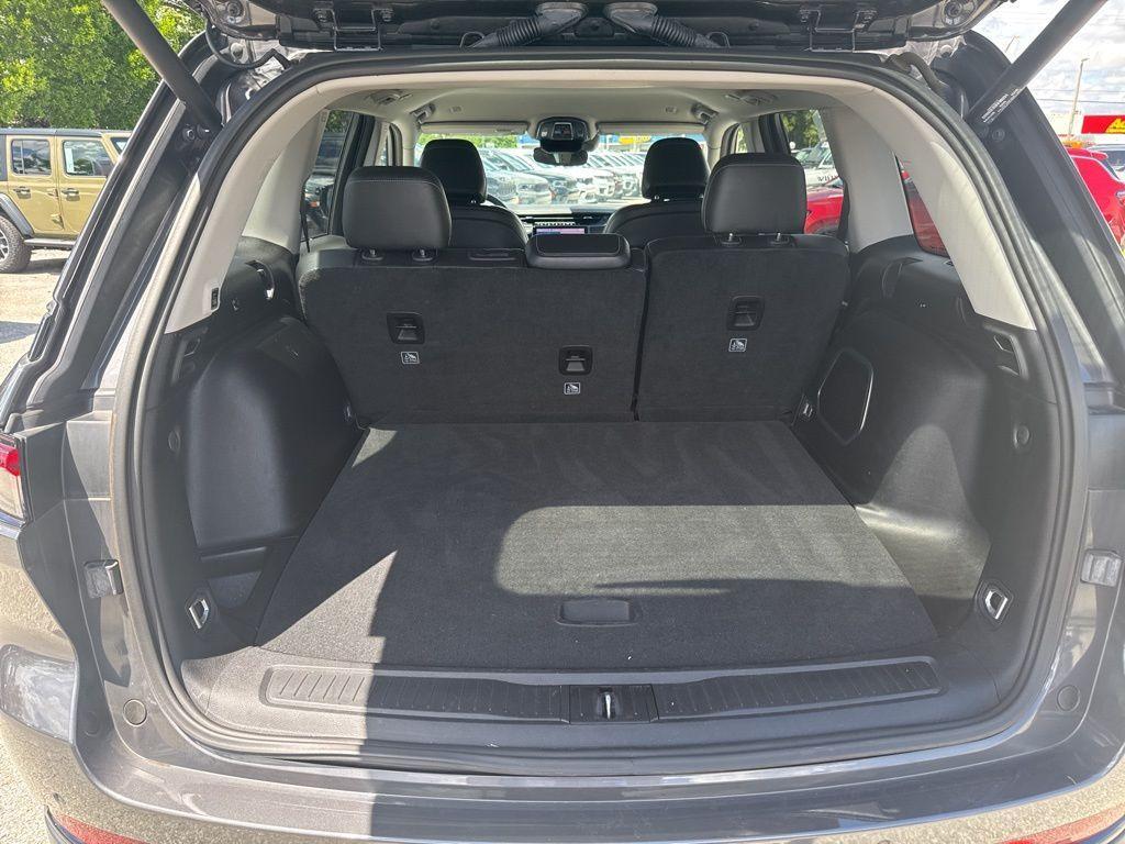 used 2023 Jeep Grand Cherokee car, priced at $23,711