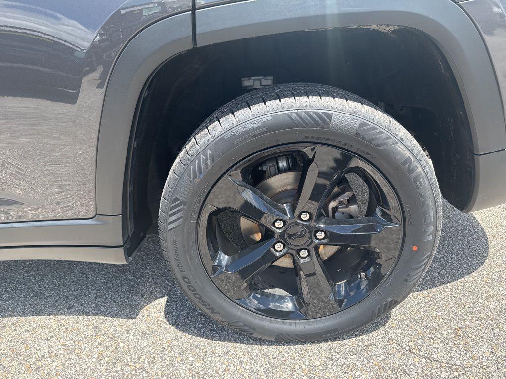 used 2023 Jeep Grand Cherokee car, priced at $23,711