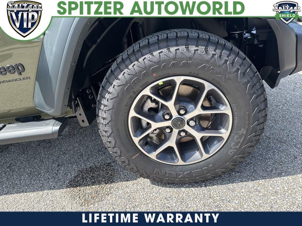 new 2025 Jeep Wrangler car, priced at $46,995