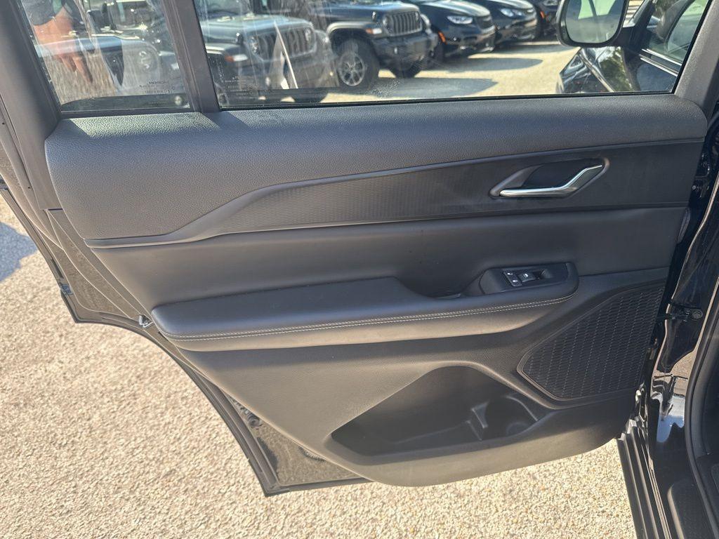 used 2024 Jeep Grand Cherokee L car, priced at $25,938