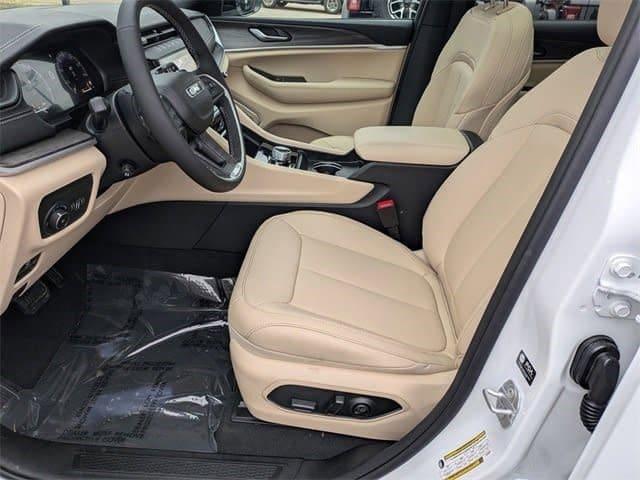 new 2026 Jeep Grand Cherokee car, priced at $47,062
