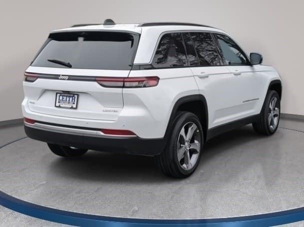 new 2026 Jeep Grand Cherokee car, priced at $47,062