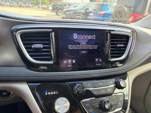 used 2018 Chrysler Pacifica car, priced at $11,695