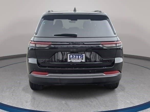 new 2026 Jeep Grand Cherokee car, priced at $47,750