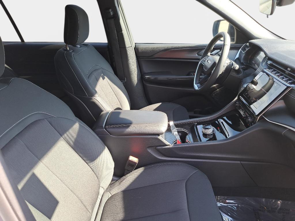 used 2025 Jeep Grand Cherokee L car, priced at $35,193