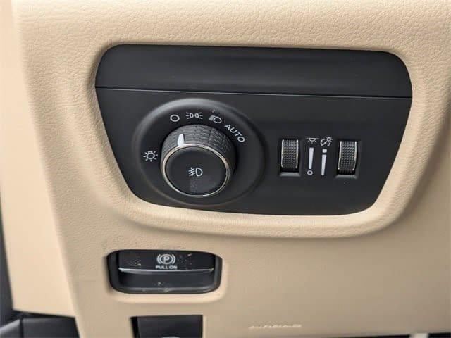 new 2026 Jeep Grand Cherokee car, priced at $47,062