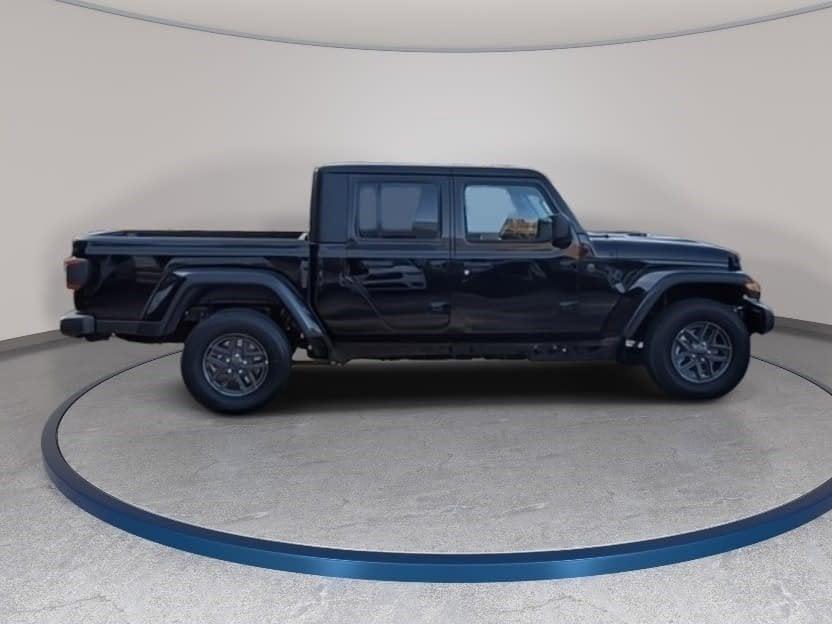 new 2026 Jeep Gladiator car, priced at $46,192