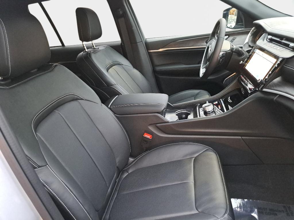 new 2026 Jeep Grand Cherokee car, priced at $53,805