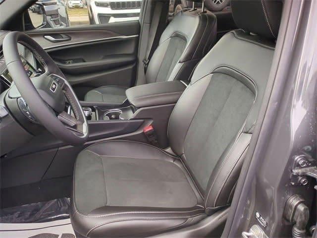 new 2026 Jeep Grand Cherokee car, priced at $43,818