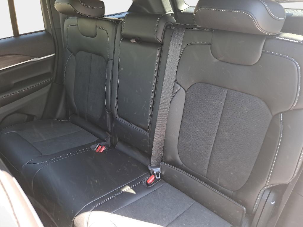 new 2026 Jeep Grand Cherokee car, priced at $44,078
