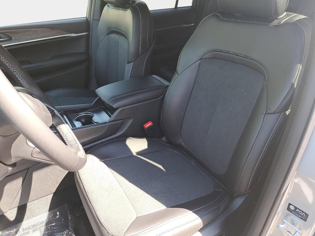 new 2026 Jeep Grand Cherokee car, priced at $44,078