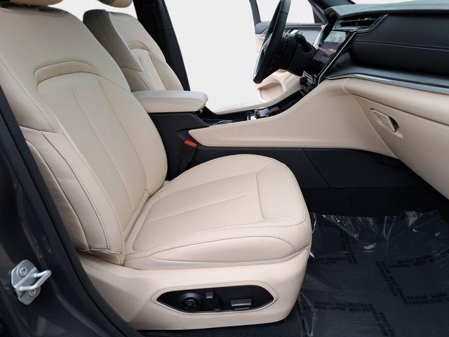 used 2025 Jeep Grand Cherokee car, priced at $40,393