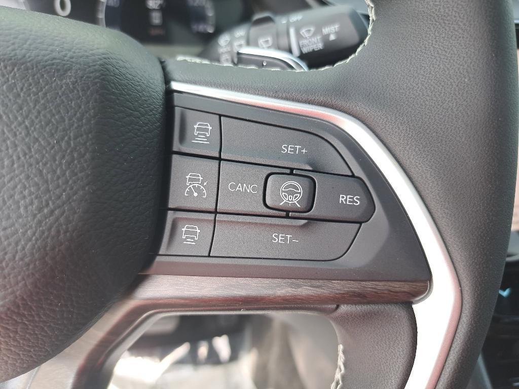 new 2026 Jeep Grand Cherokee car, priced at $42,694