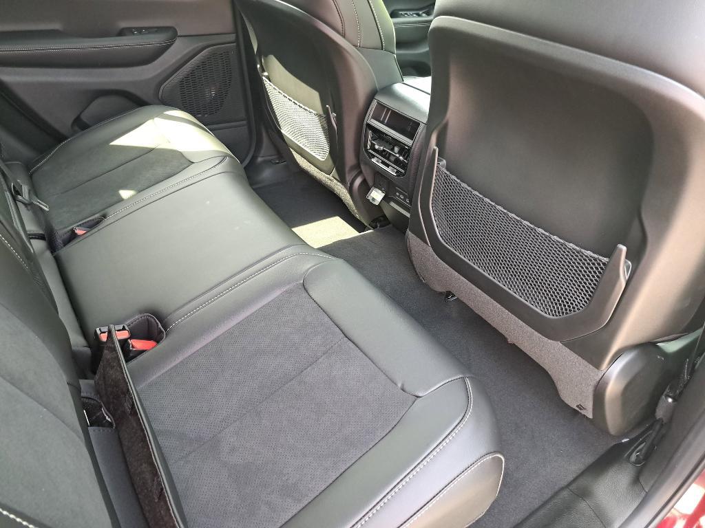 new 2026 Jeep Grand Cherokee car, priced at $42,694