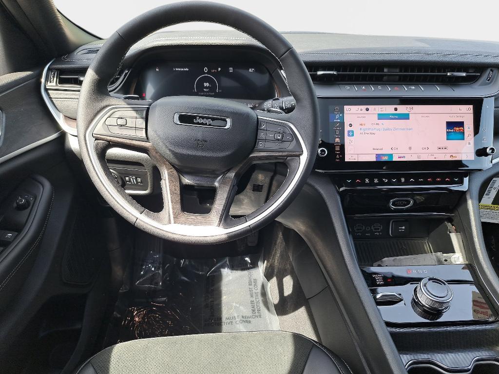 new 2026 Jeep Grand Cherokee car, priced at $42,694